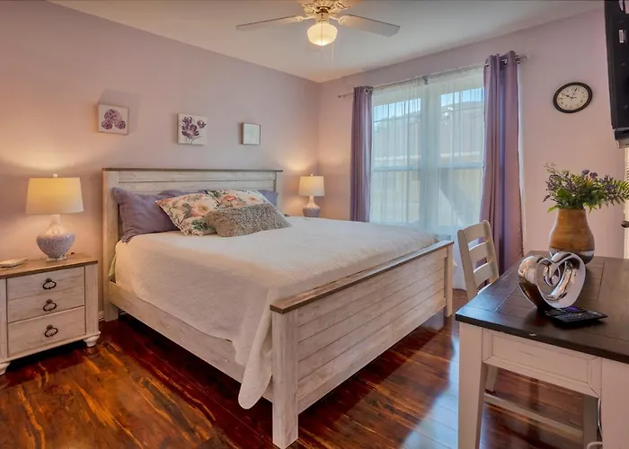 New 2Bed2Bath Condo - Clearwater Beach - Free Wi-Fi And Parking