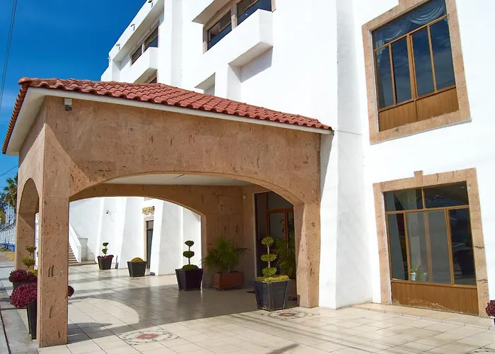 Hotel Del Alba Inn & Suites
