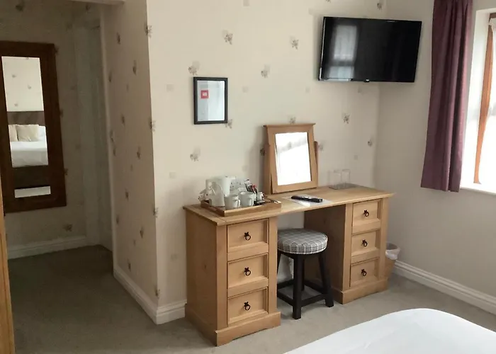 New Overlander Inn