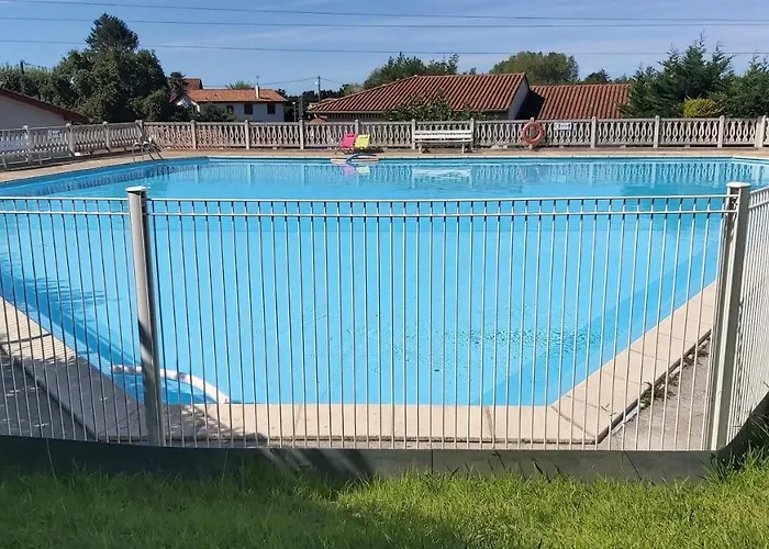 Appartement à Hendaye avec piscine et à côté de la plage