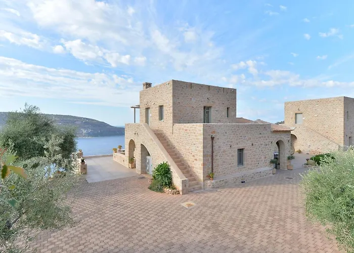 Akrolithi Boutique Hotel & Suites