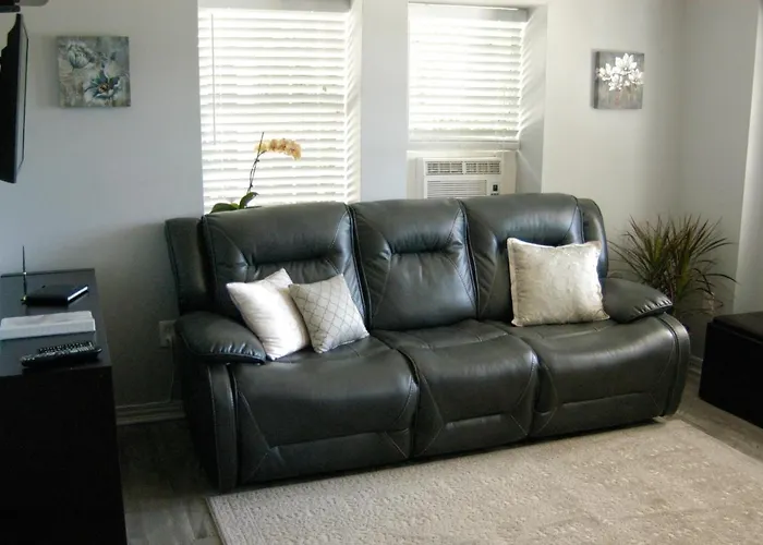 Lakehouse Has Spectacular View Plus Easy Access!