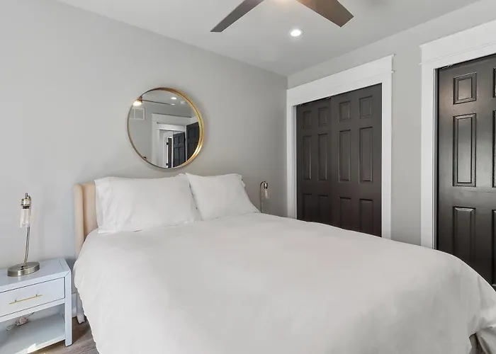 Williams Bay House - Cherry Street Retreat