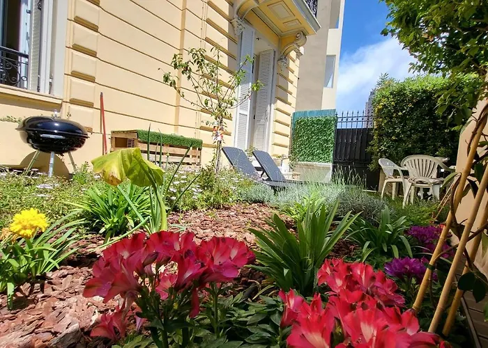 Super Flat, Garden. Bnbrickeys