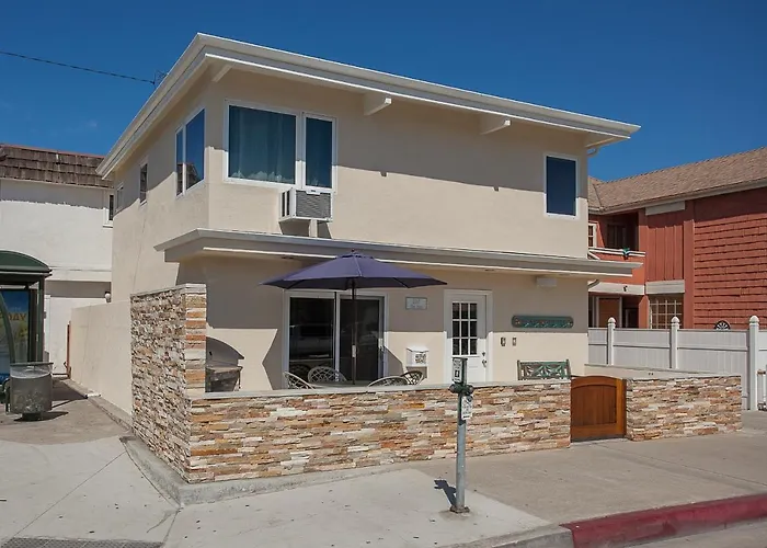 Newport Beach House 1 Block From The Beach Free Pickleball Courts And 6 Beach Cruisers