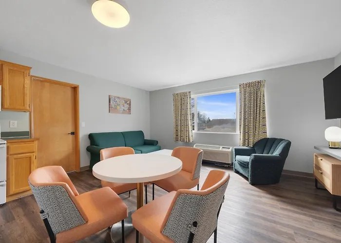 Garibaldi Inn At The Bay