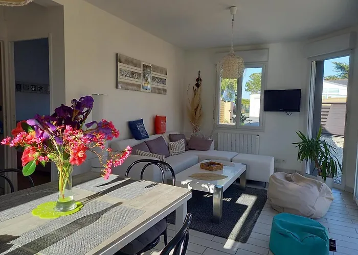 Maison tout confort au calme à 300m de la mer et du GR34 avec jardin