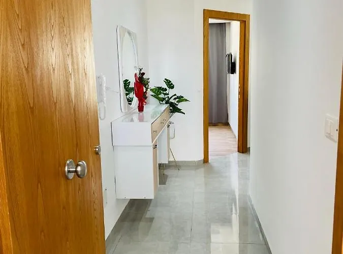 Luxus-Apartment mit Poolblick