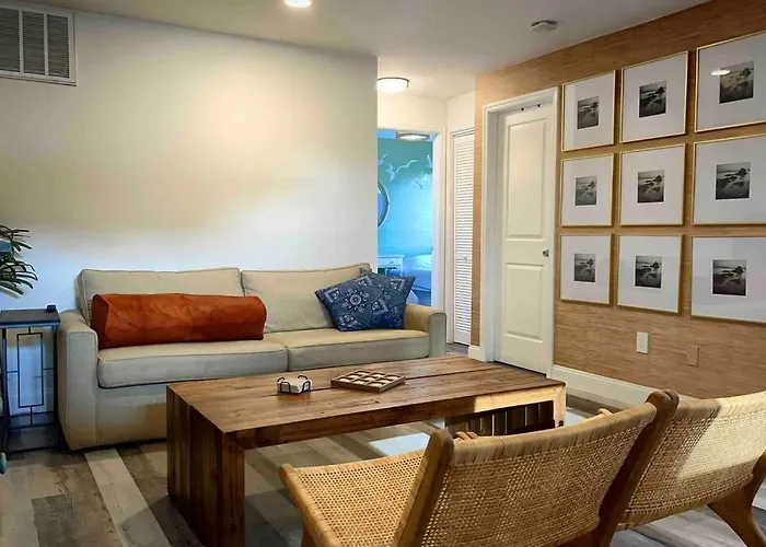 Style, Comfort: Beach-Block W/Everything You Need