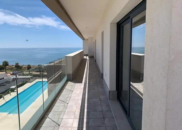 Penthouse With Wide Terrace Next To The Ocean