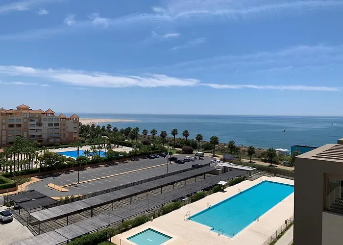 Penthouse With Wide Terrace Next To The Ocean