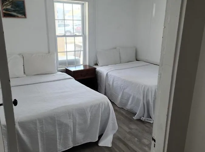 7 Beachside Inn