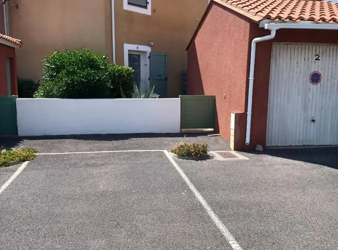 Charmante villa dans village naturiste