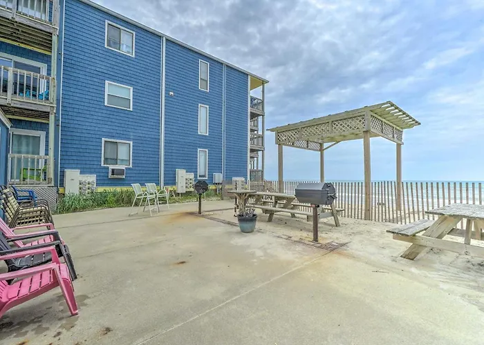 North Topsail Beach Vacation Rental W/ Balcony!