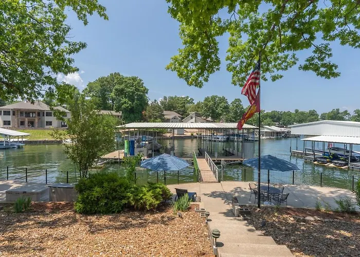 Private Lake House Sleeps Large Groups On The Water Swim N Boat Dock Lots Of Amenities