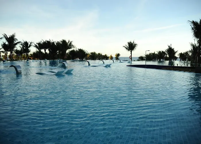 Artra Resort- Near Cam Ranh Airport