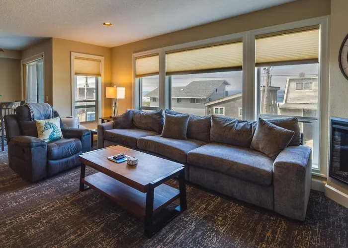 Rockaway Beach Vacation Rental Near Beach Access!