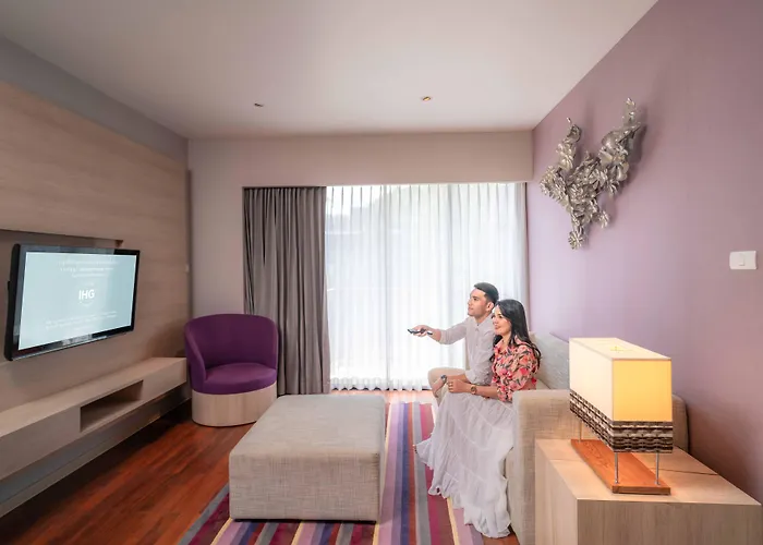 Holiday Inn Express Phuket Patong Beach Central By Ihg