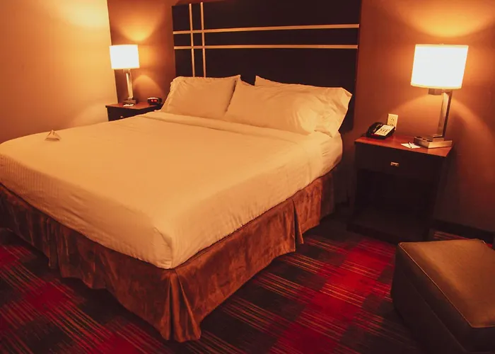 Holiday Inn Express & Suites Cumberland - La Vale By Ihg