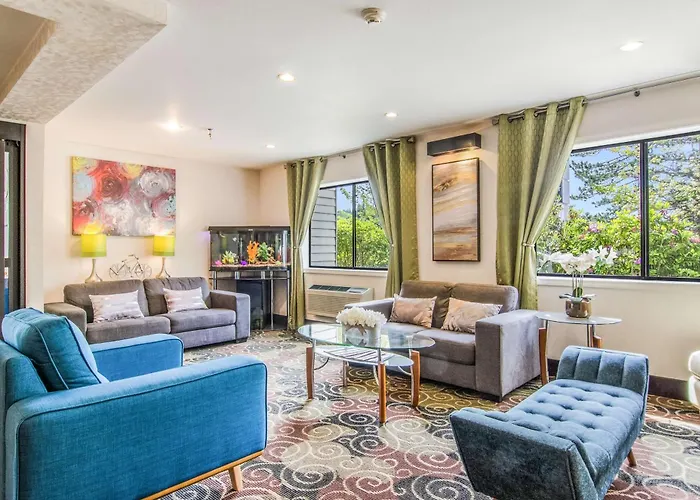 Guesthouse Inn & Suites Poulsbo