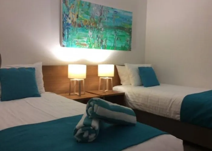 Lush Rainforest Retreat Minutes From Hastings St 8201