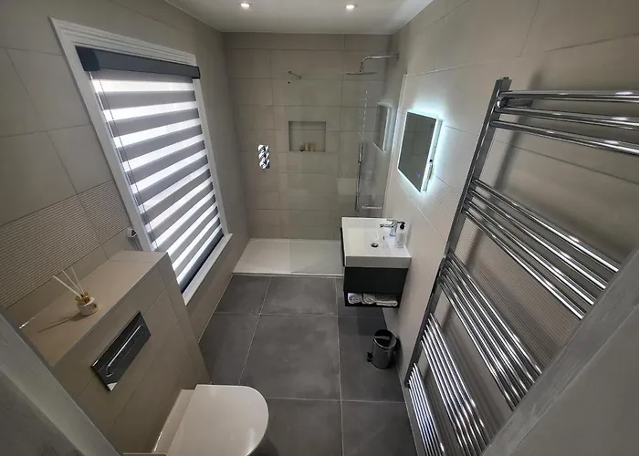 Sunset Point Apts - North Shore Suite