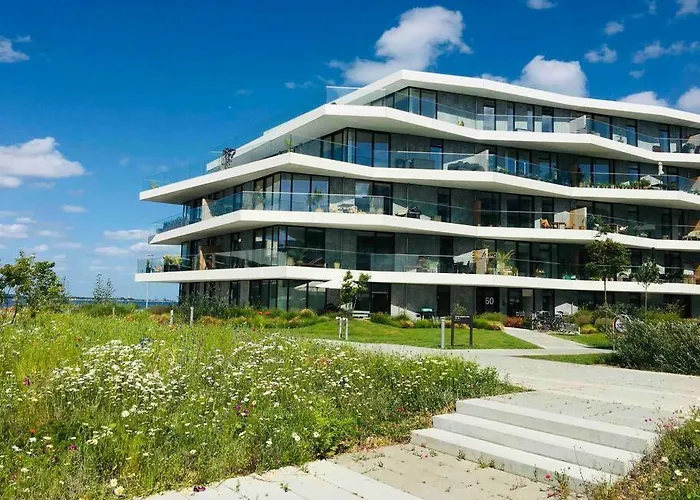 Bo Med Stil Og Udsigt Til Aarhus Lystbadehavn