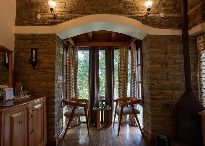 Avenida Snowcap Retreat