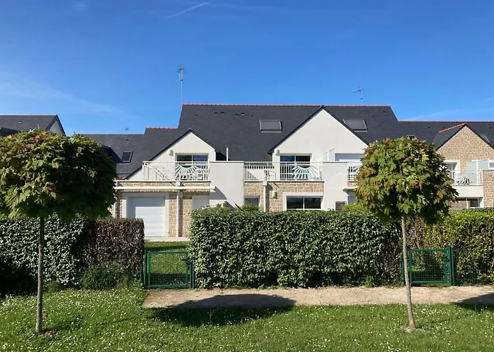 Apartment Vue Mer Et Calme By Interhome