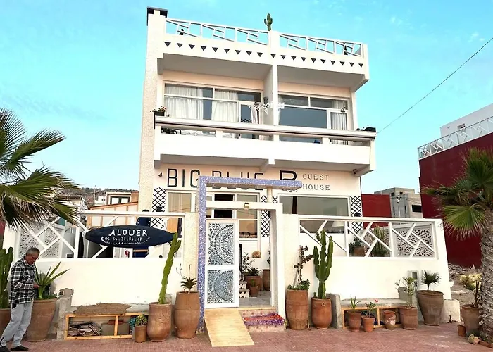 BIG BLUE guest house