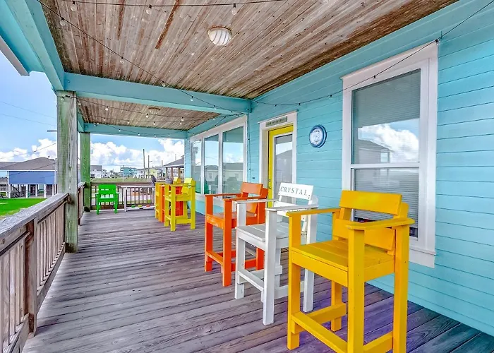 Cozy Beach Cabin - Beautiful Coast Views