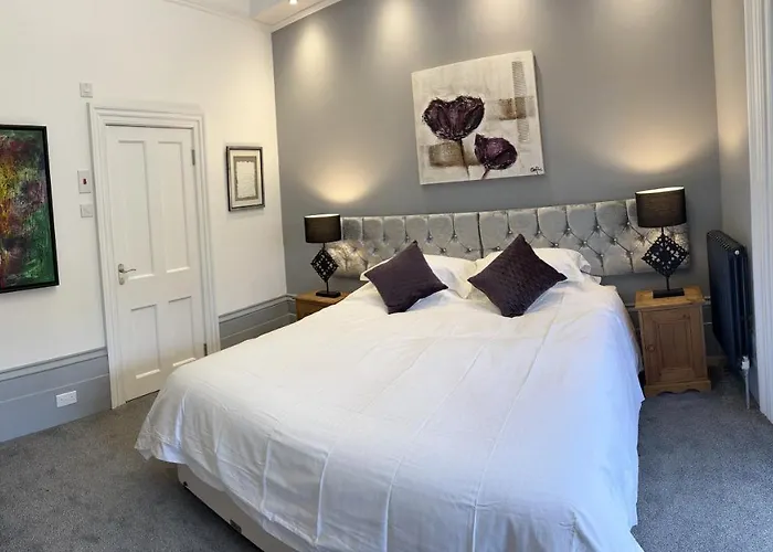 Luxury Garden Apartment Under The Castle, Dover