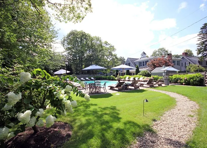 Cape Arundel Inn - Club House