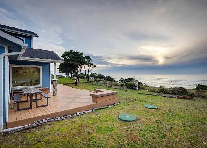 Oceanfront Home In Port Orford: The Lighthouse