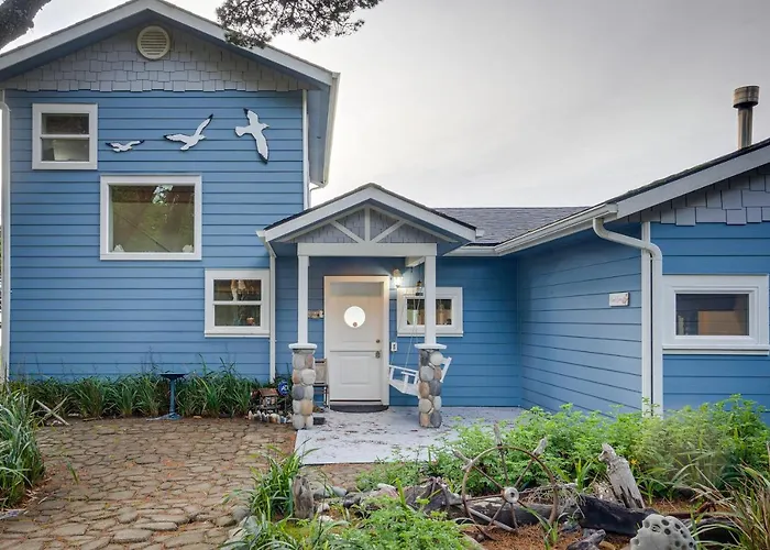 Oceanfront Home In Port Orford: The Lighthouse