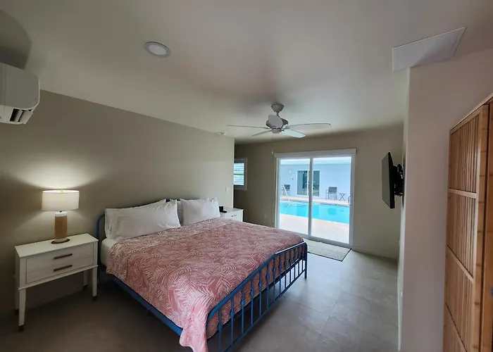 Sunshine Island Inn - Adults Only