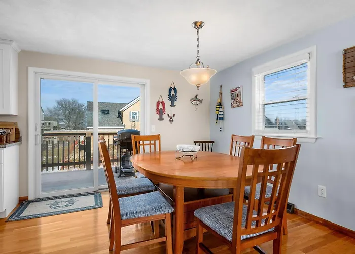 Family Cape Escape—Beach, Boardwalk Game Room