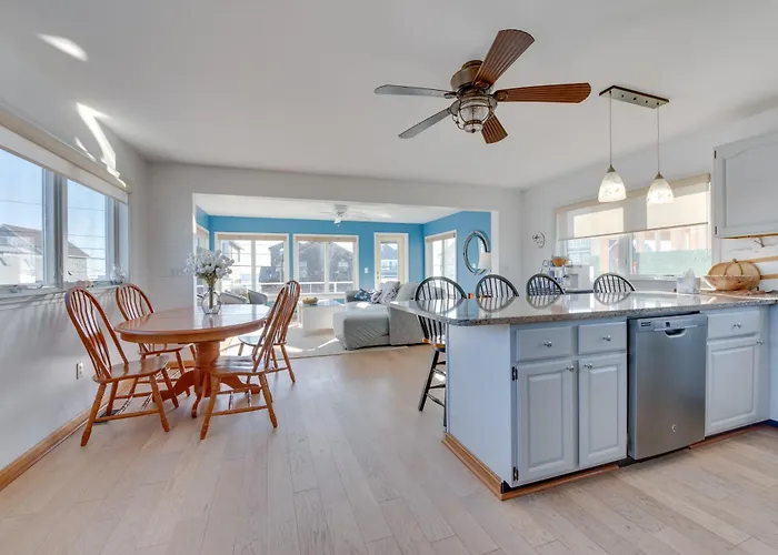 Wells Beach House W/ Ocean-View Deck