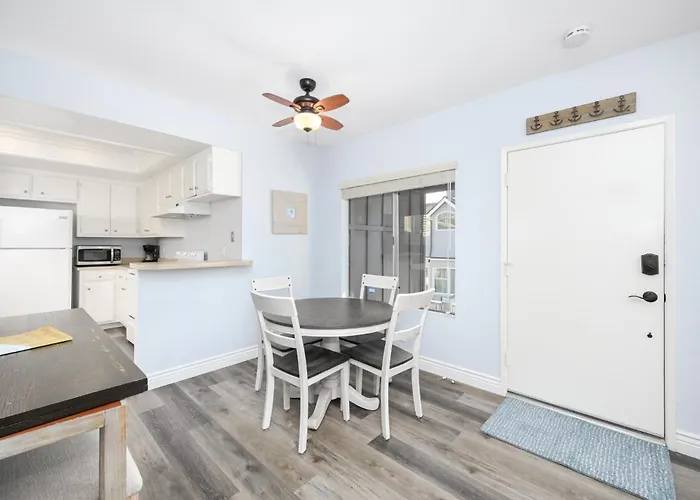 1 Bedroom Apartment In The Back Of Our Oceanfront Home