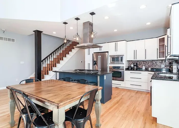 Eclectic Stylish And Cozy Milwaukee Unit