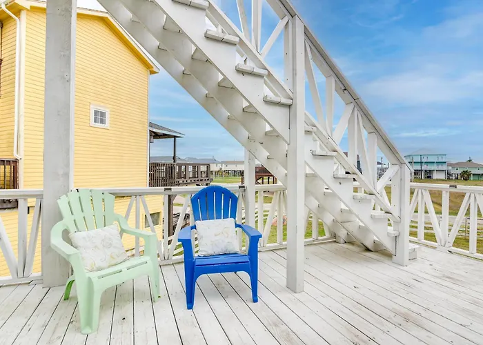Modern Freeport Home W/ Views: Walk To Beach!