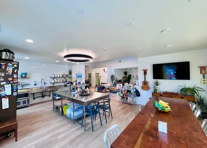 Monterey Hostel