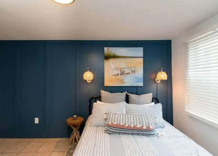 Cozy Margate Cottage - 3 Blocks To The Beach