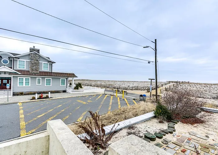 Beachfront Lavallette Home - 2 Mi To Casino Pier!