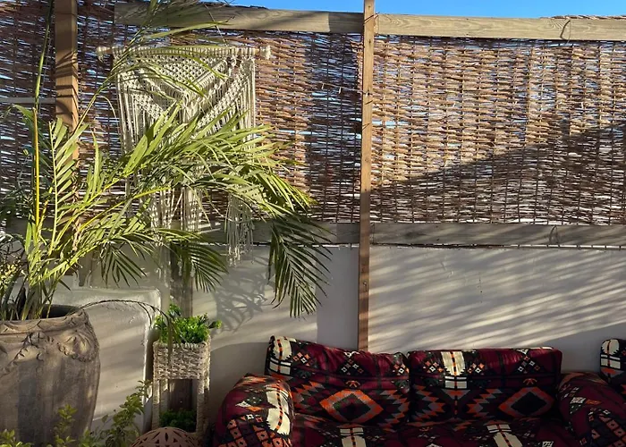 La Casa Guest House