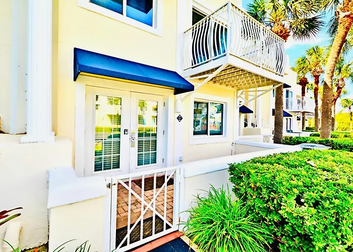 Oceanfront Royal Mansions! Paradise Awaits!