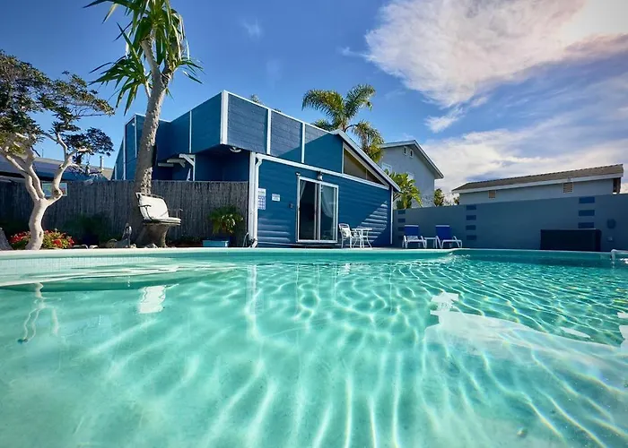 * - The Leucadia Beach Grotto - * An Encinitas Gem
