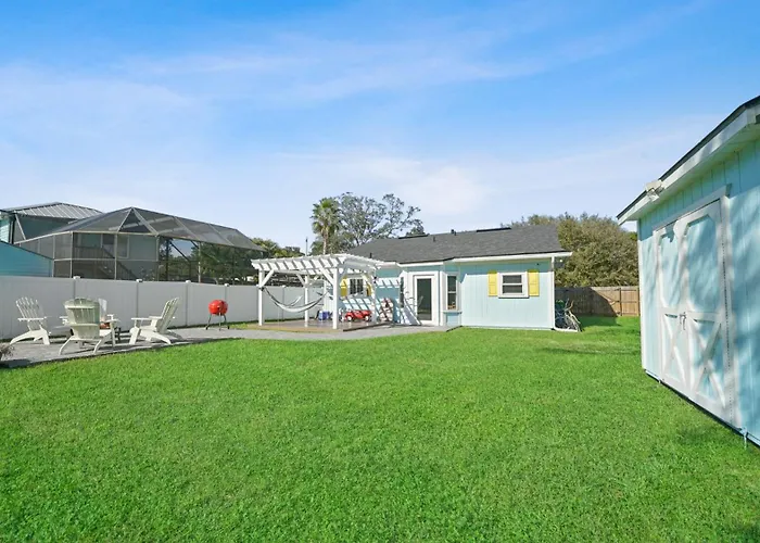 Jacksonville Beach Home - Walk To Beach, Bars & Restaurants - Pet Friendly