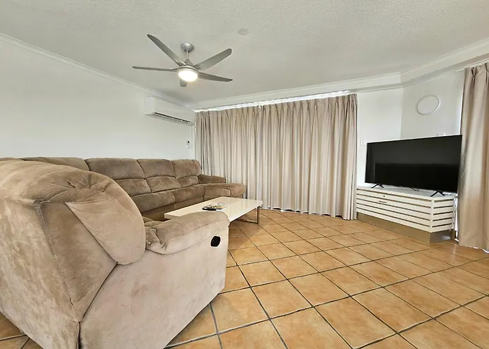 Deluxe Two Bedroom Apartment With Ocean Views
