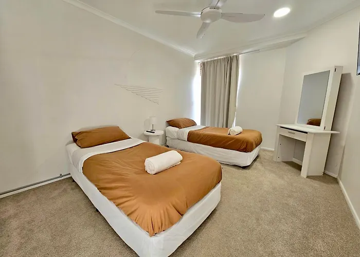 Deluxe Two Bedroom Apartment With Ocean Views